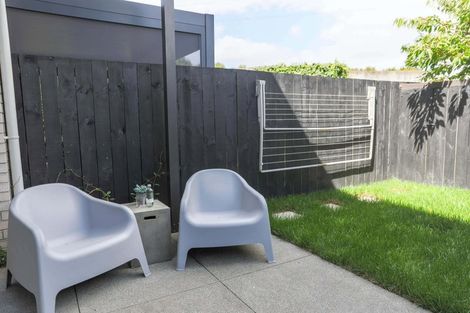 Photo of property in 12b Titoki Street, Te Atatu Peninsula, Auckland, 0610