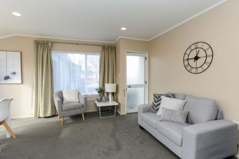 Photo of property in 2/1400 Woodstock Avenue, Mayfair, Hastings, 4122