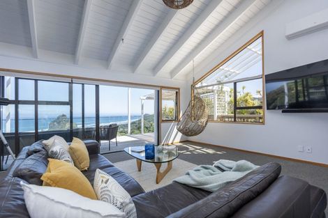 Photo of property in 109 Seaview Road, Piha, 0772