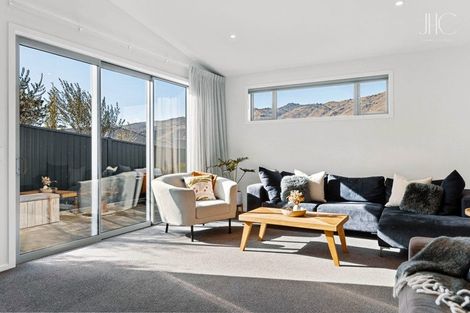 Photo of property in 53a Molyneux Avenue, Cromwell, 9310