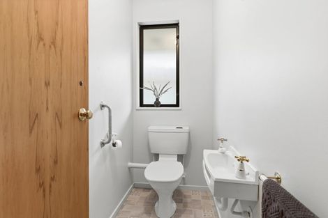 Photo of property in 12 Hatfield Place, Avonhead, Christchurch, 8042