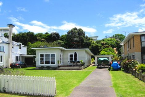 Photo of property in 30 Matakatia Parade, Matakatia, Whangaparaoa, 0930