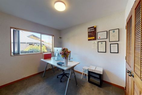 Photo of property in 10 Juliet Place, Forrest Hill, Auckland, 0620