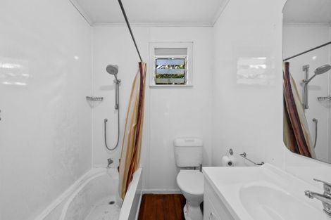 Photo of property in 29 Beaubank Road, Kelston, Auckland, 0602