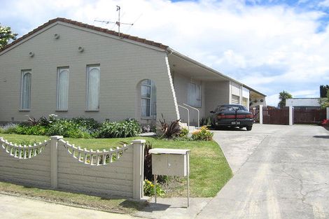 Photo of property in 1/5 Connemara Drive, Northwood, Christchurch, 8051