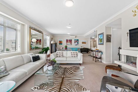 Photo of property in 73 Parkside Drive, Orewa, 0931