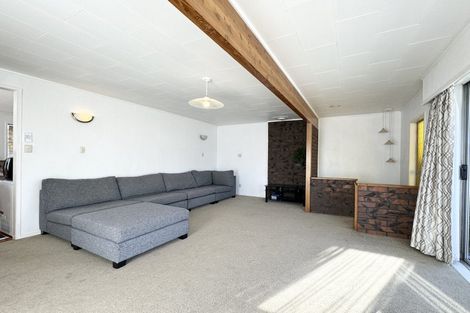 Photo of property in 14 Vina Place, Massey, Auckland, 0614