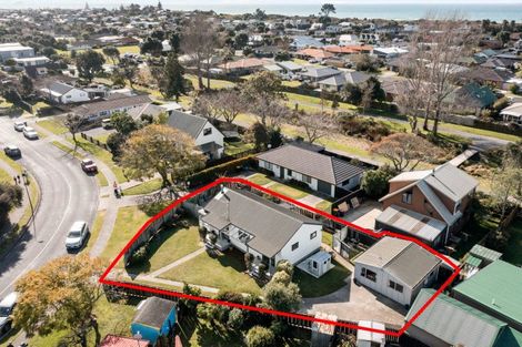 Photo of property in 13 Kane Road, Papamoa Beach, Papamoa, 3118
