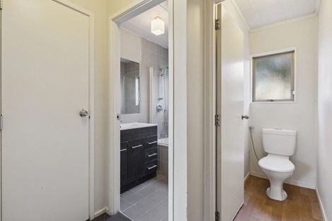 Photo of property in 2/31 Blease Street, New Lynn, Auckland, 0600