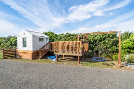 Photo of property in 87 Rutherford Drive, Waikanae Beach, Waikanae, 5036