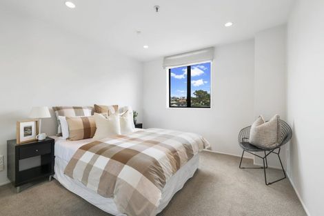 Photo of property in 4a/171 Hurstmere Road, Takapuna, Auckland, 0622