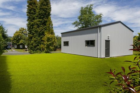Photo of property in 18 Irwin Place, Kinloch, Taupo, 3377