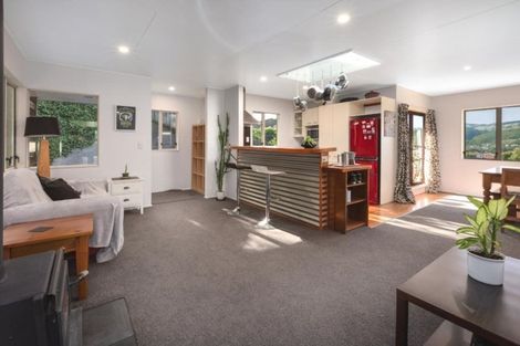 Photo of property in 8a Cullen Place, Tawa, Wellington, 5028