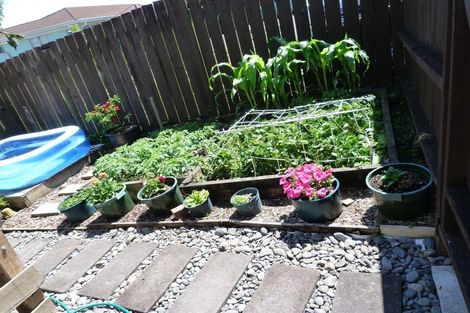 Photo of property in 2/121 Seymour Road, Sunnyvale, Auckland, 0612