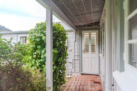 Photo of property in 6 Parliament Street, Thorndon, Wellington, 6011