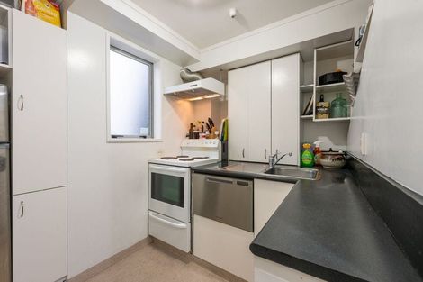 Photo of property in 8/27 Drummond Street, Mount Cook, Wellington, 6021