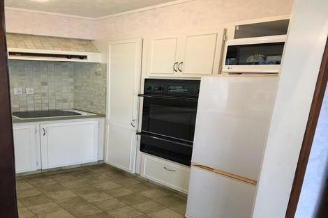 Photo of property in 18a Gledstane Road, Stanmore Bay, Whangaparaoa, 0932