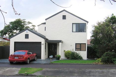 Photo of property in 32 Stewart Crescent, Hokowhitu, Palmerston North, 4410