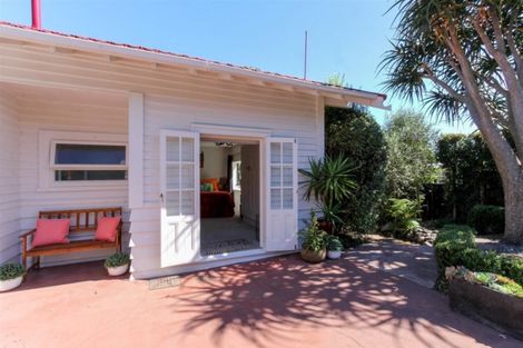 Photo of property in 18 David Street, Westown, New Plymouth, 4310