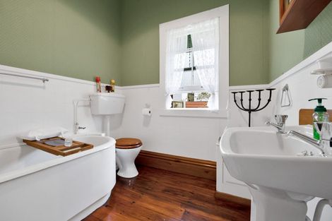 Photo of property in 237 South Road, Hawera, 4610