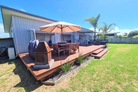 Photo of property in 106 Nikau Close, Matarangi, Whitianga, 3592