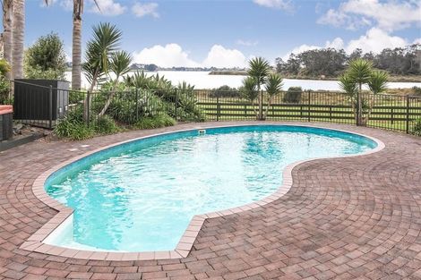 Photo of property in 60 Derbyshire Lane, Karaka, Papakura, 2580