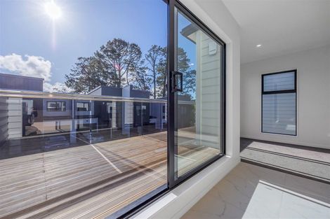 Photo of property in 15 Korokio Lane, Henderson, Auckland, 0612