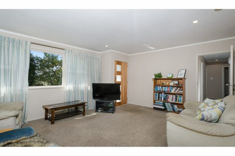 Photo of property in 2/3 Talavera Place, Te Atatu South, Auckland, 0602