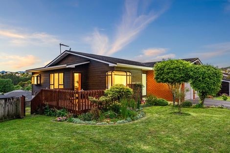 Photo of property in 17 Shackle Lane, Whitby, Porirua, 5024
