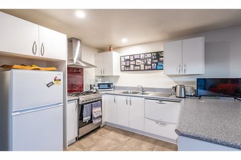 Photo of property in 205 High Street, Oxford, 7430