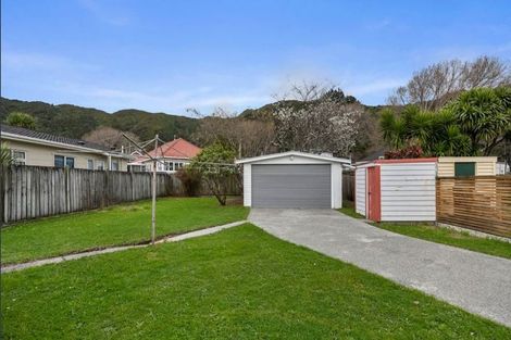 Photo of property in 15 Freyberg Street, Waterloo, Lower Hutt, 5011