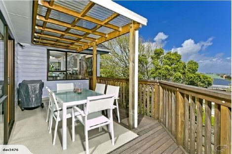 Photo of property in 1/2a Sunnynook Road, Sunnynook, Auckland, 0620