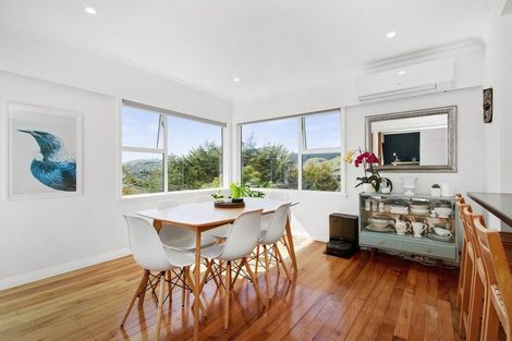 Photo of property in 37 Sunrise Boulevard, Tawa, Wellington, 5028