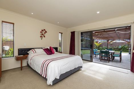 Photo of property in 196 Milne Drive, Paraparaumu, 5032