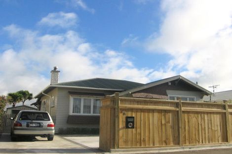 Photo of property in 46 Burns Avenue, Takaro, Palmerston North, 4412