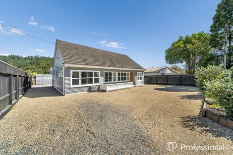 Photo of property in 400 Stokes Valley Road, Stokes Valley, Lower Hutt, 5019
