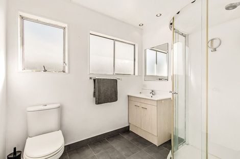 Photo of property in 1/60 Simon Ellice Drive, Bayview, Auckland, 0629