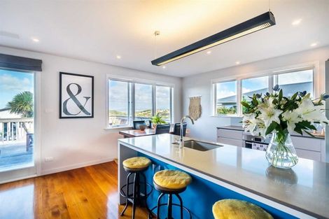 Photo of property in 1/15 Colonial Road, Chatswood, Auckland, 0626