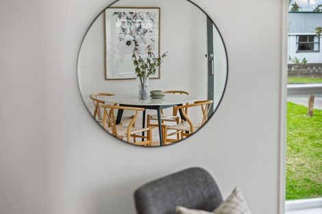 Photo of property in 1/14 Westwell Road, Belmont, Auckland, 0622