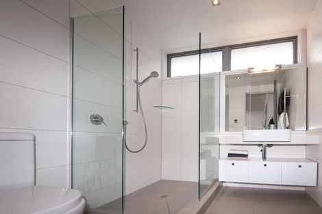 Photo of property in 24e Mandalay Terrace, Khandallah, Wellington, 6035