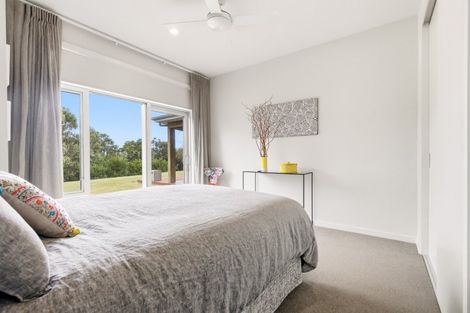 Photo of property in 127 Highland Drive, Acacia Bay, Taupo, 3385