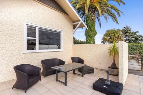 Photo of property in 44 College Street, College Estate, Whanganui, 4500