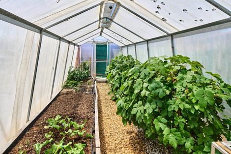 Photo of property in 22 Reese Jones Grove, Maungaraki, Lower Hutt, 5010