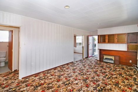 Photo of property in 14 Huatoki Street, Vogeltown, New Plymouth, 4310
