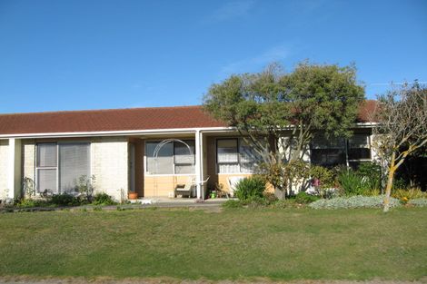 Photo of property in 2 Thurso Place, New Brighton, Christchurch, 8083