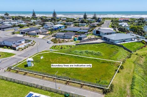 Photo of property in 13 Seagrass Place, Otaki Beach, Otaki, 5512