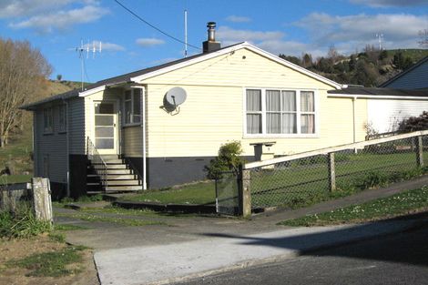 Photo of property in 1 Kakapo Place, Taihape, 4720