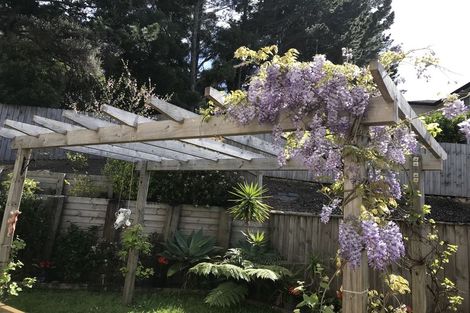 Photo of property in 60 Harrowglen Drive, Northcross, Auckland, 0630