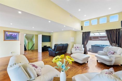 Photo of property in 985 Whangaparaoa Road, Tindalls Beach, Whangaparaoa, 0930