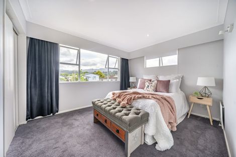 Photo of property in 6 Brightwater Crescent, Totara Park, Upper Hutt, 5018